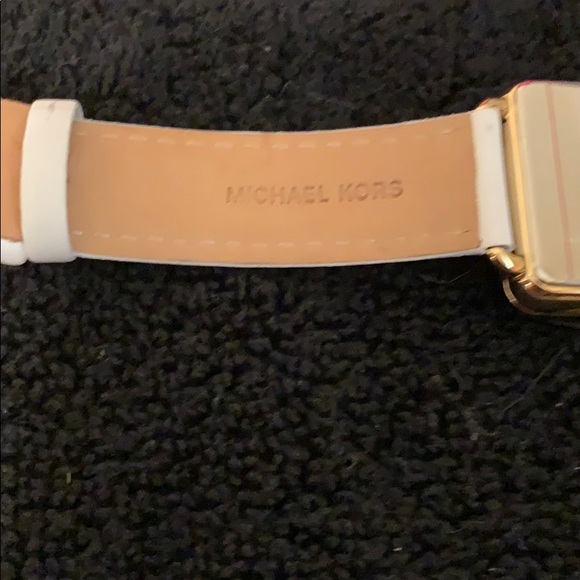 Michael Kors Watch - Picture 3 of 4